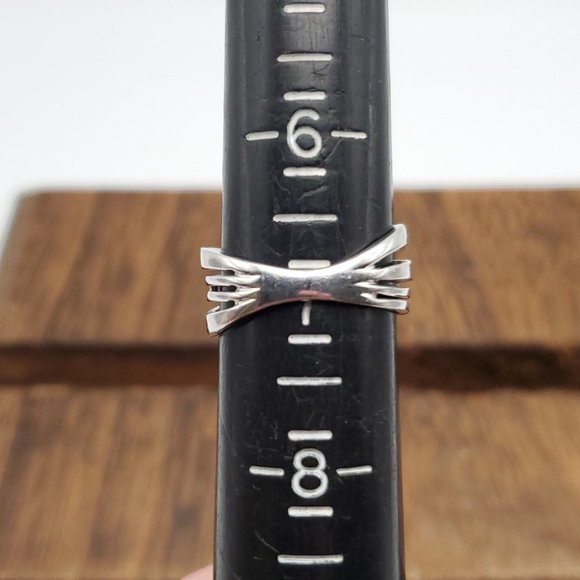 Size 7 925 Sterling Silver Two Tone Light And Dark Diamond Chips Ring - Picture 6 of 8